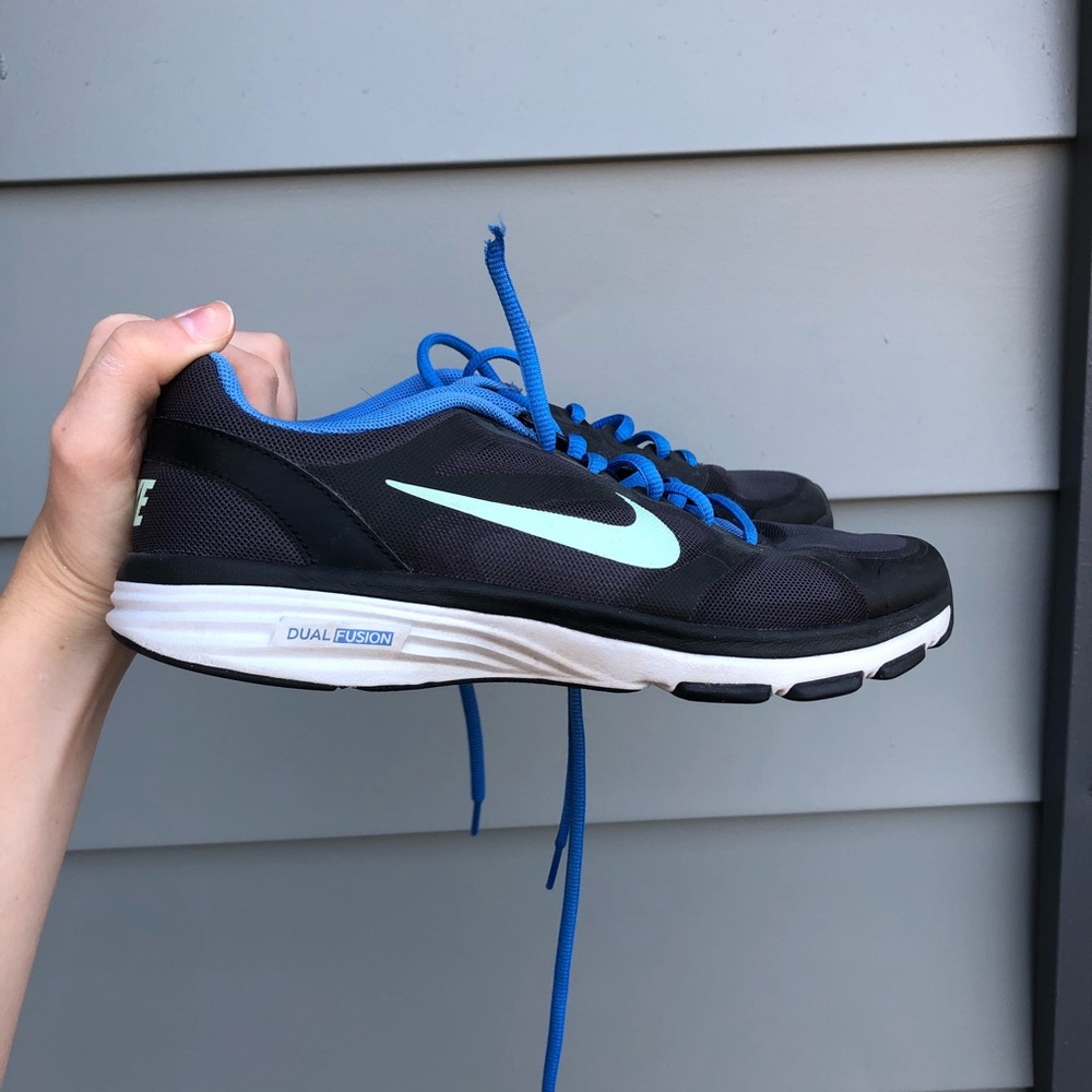 Nike dual fusion training shoes